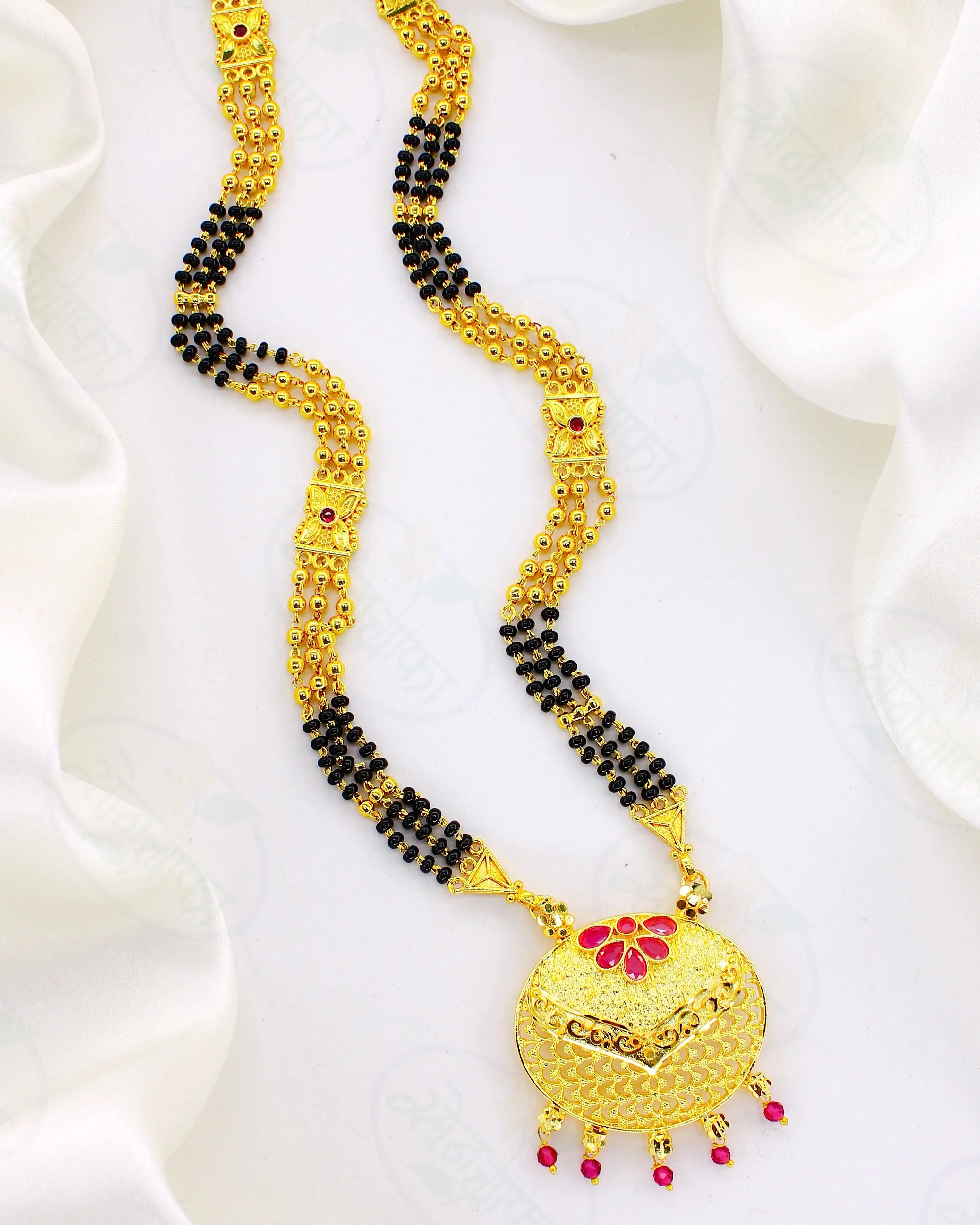 ATTRACTIVE GOLDEN FINISH MANGALSUTRA