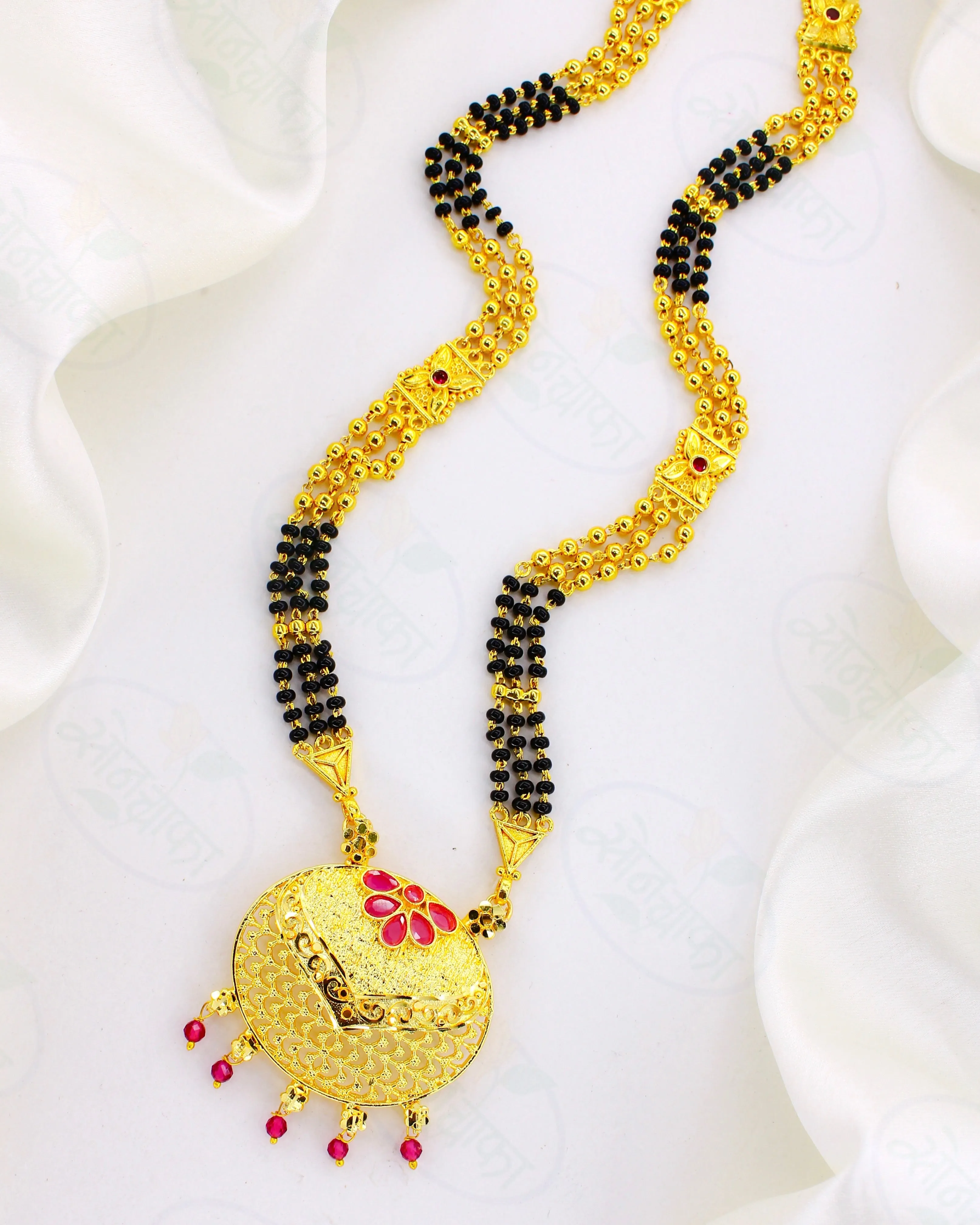 ATTRACTIVE GOLDEN FINISH MANGALSUTRA