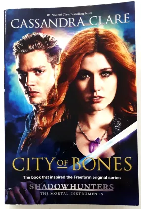 CITY OF BONES - Cassandra Clare